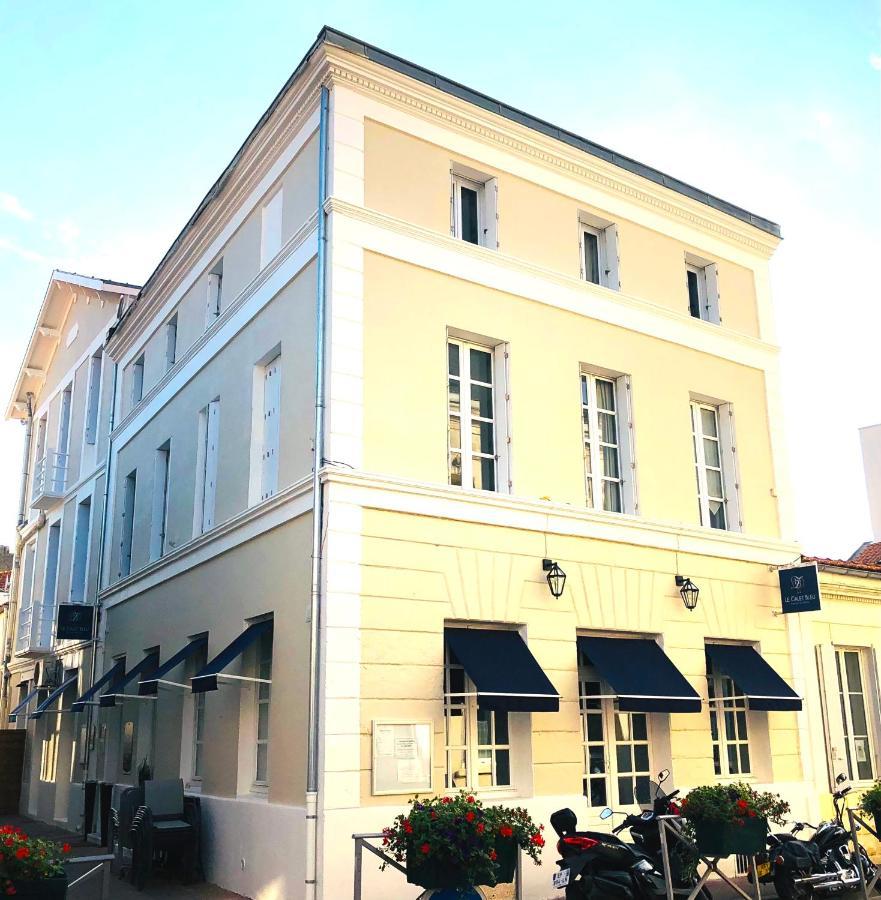 Hotel 2 Etoiles Et Restaurant Le Galet Bleu Fouras Bagian luar foto